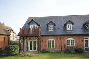 16 Home Farm - rear elevation- click for photo gallery